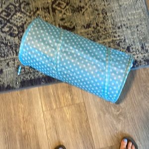 Blue poke a dotted cat toy with on always open no longer closes